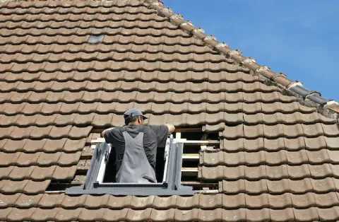 Pose de velux - Trans-la-Forêt